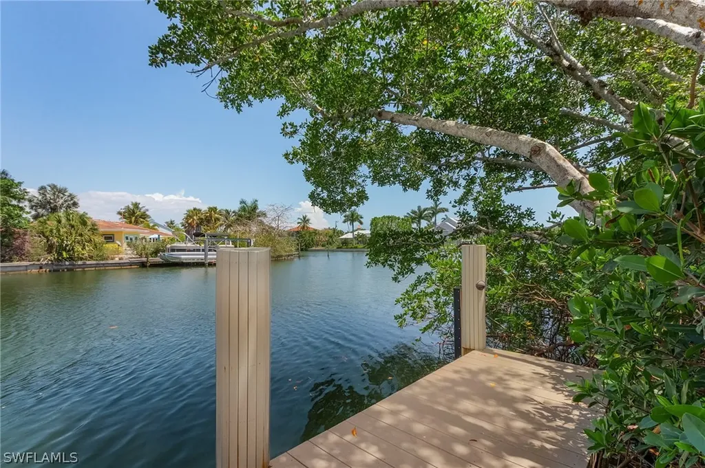 1710 Dixie Beach Boulevard Sanibel FL 33957