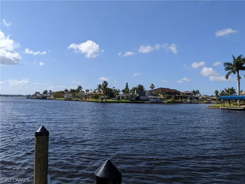 1926 SE 43rd Street Cape Coral FL 33904
