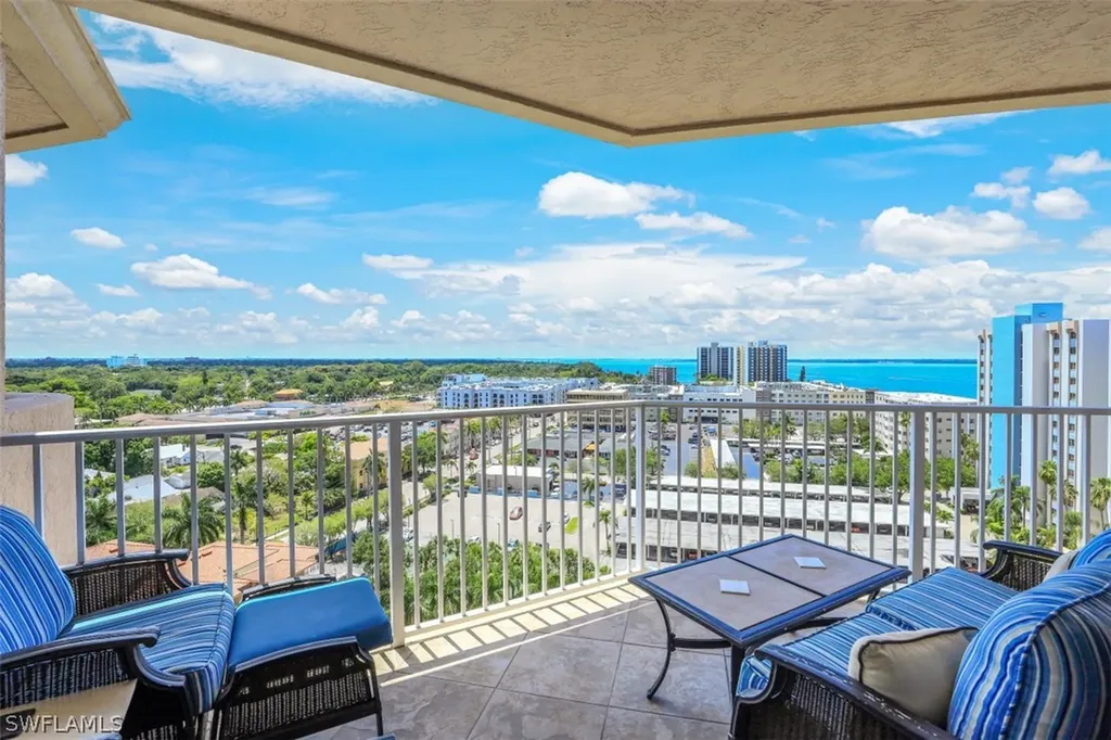 2090 W 1st Street Fort Myers FL 33901