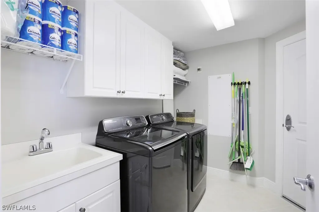 2090 W 1st Street Fort Myers FL 33901