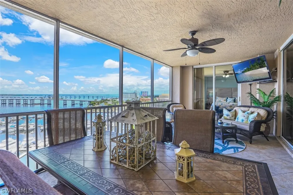 2090 W 1st Street Fort Myers FL 33901