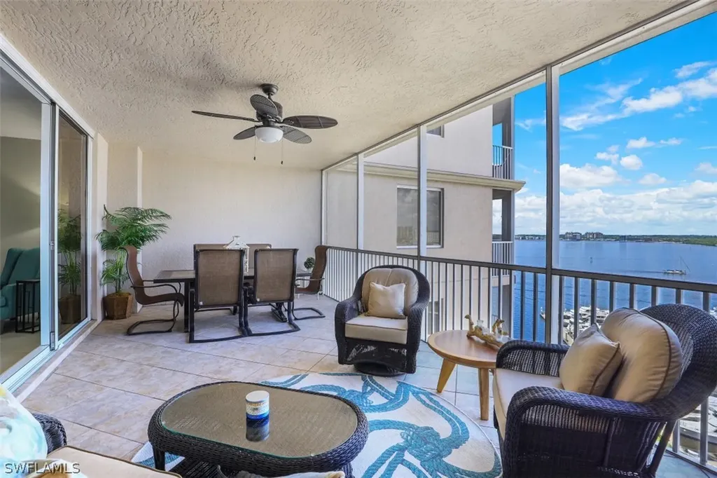 2090 W 1st Street Fort Myers FL 33901