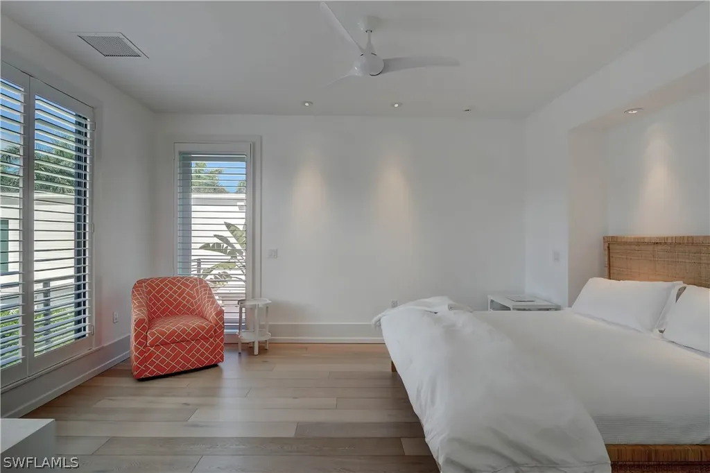 380 1st Avenue N Naples FL 34102