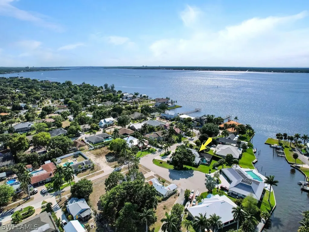8390 Riviera Avenue Fort Myers FL 33919