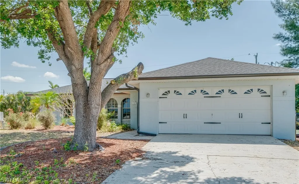 1909 NE 4th Place Cape Coral FL 33909