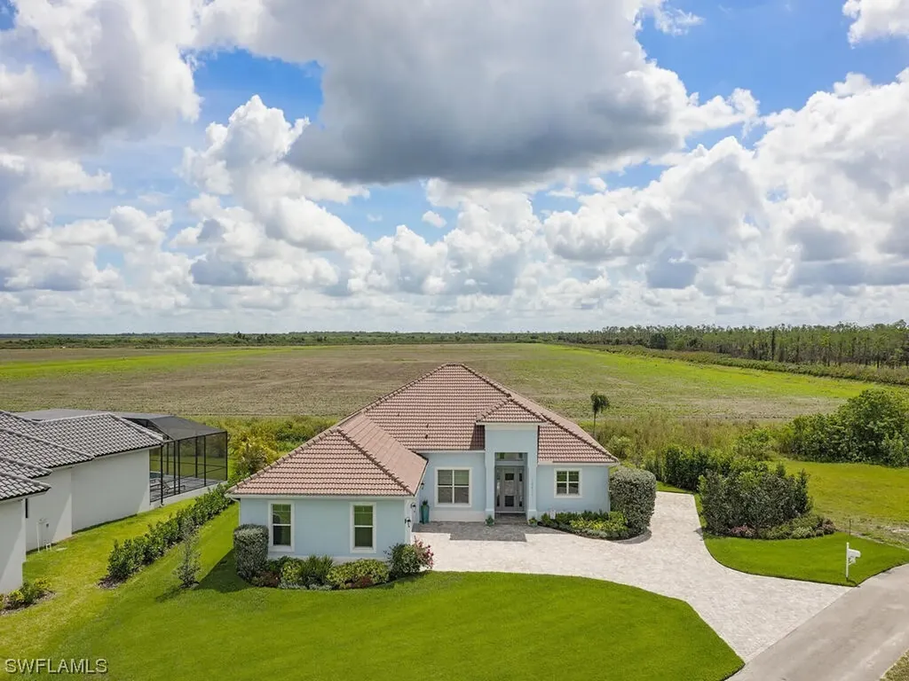 18619 Candletree Court Naples FL 34114