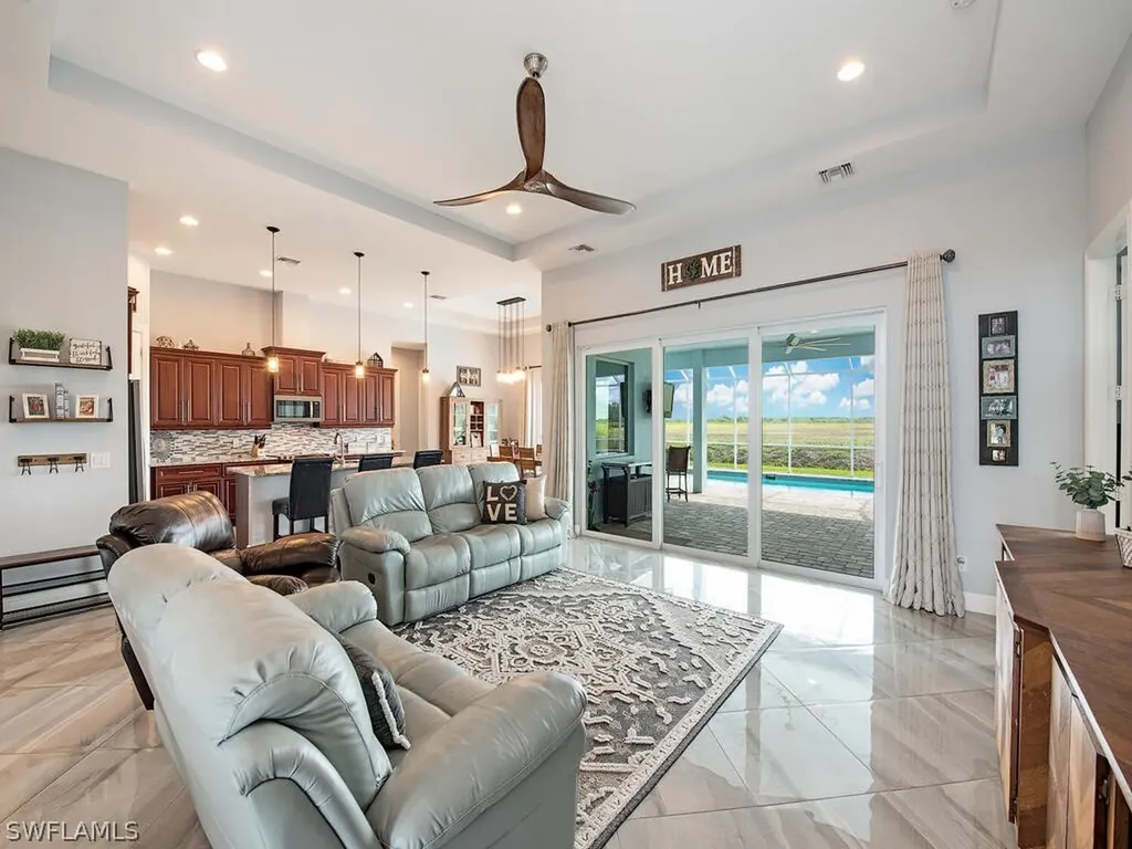 18619 Candletree Court Naples FL 34114