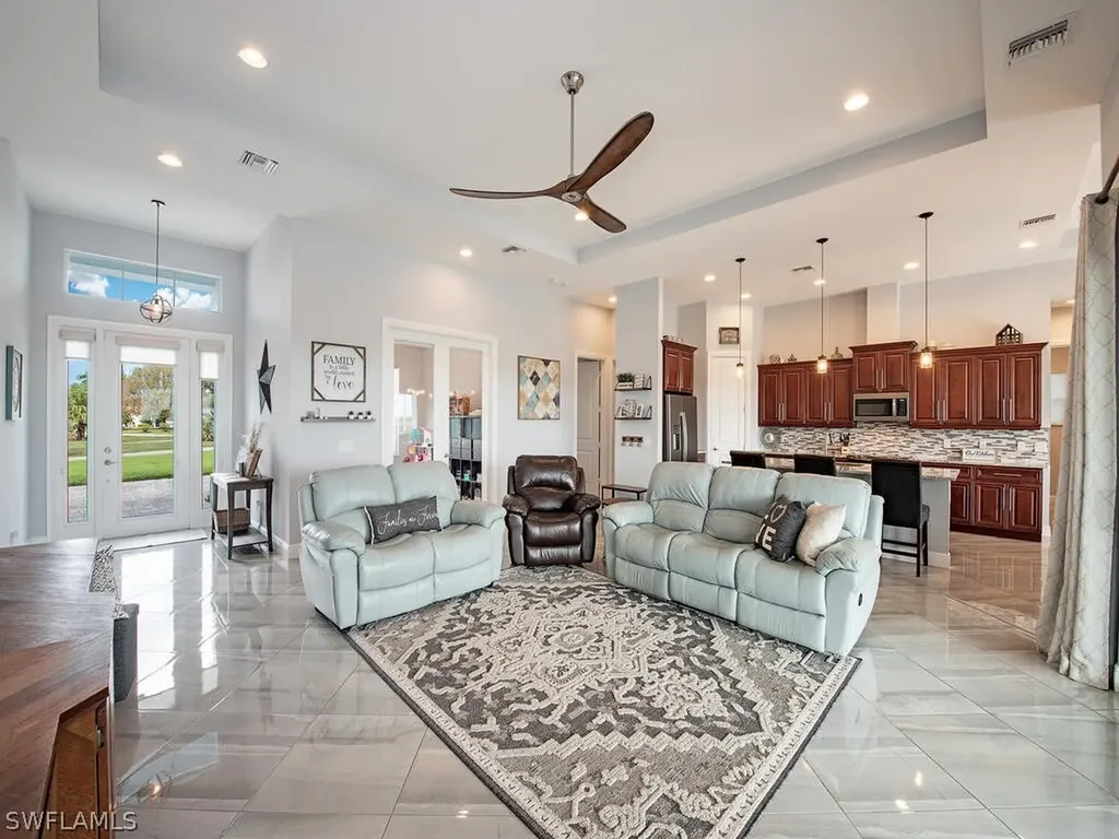 18619 Candletree Court Naples FL 34114