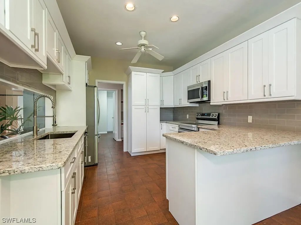 2273 Queens Way Naples FL 34112