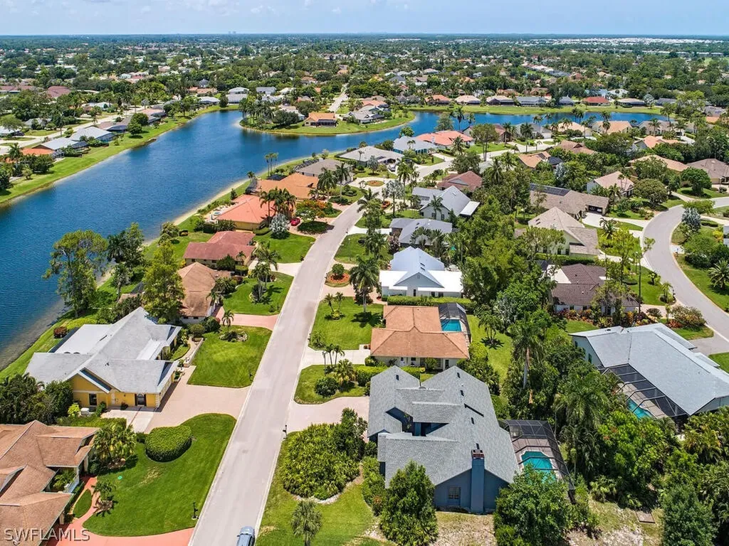 2273 Queens Way Naples FL 34112