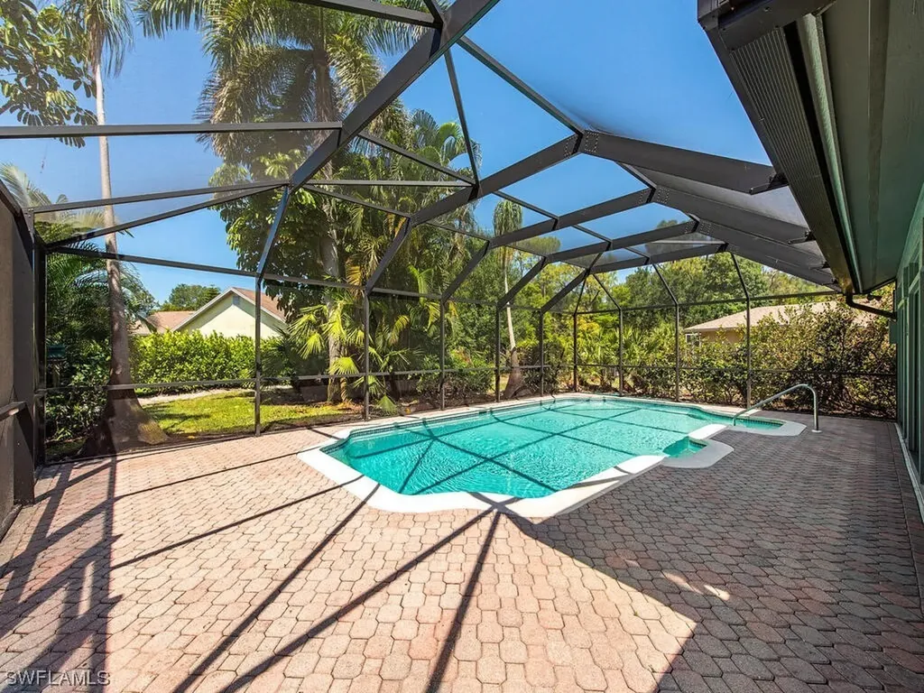 2273 Queens Way Naples FL 34112