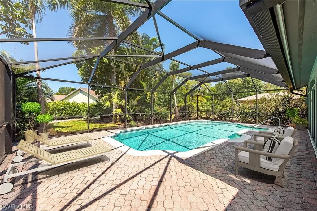 2273 Queens Way Naples FL 34112