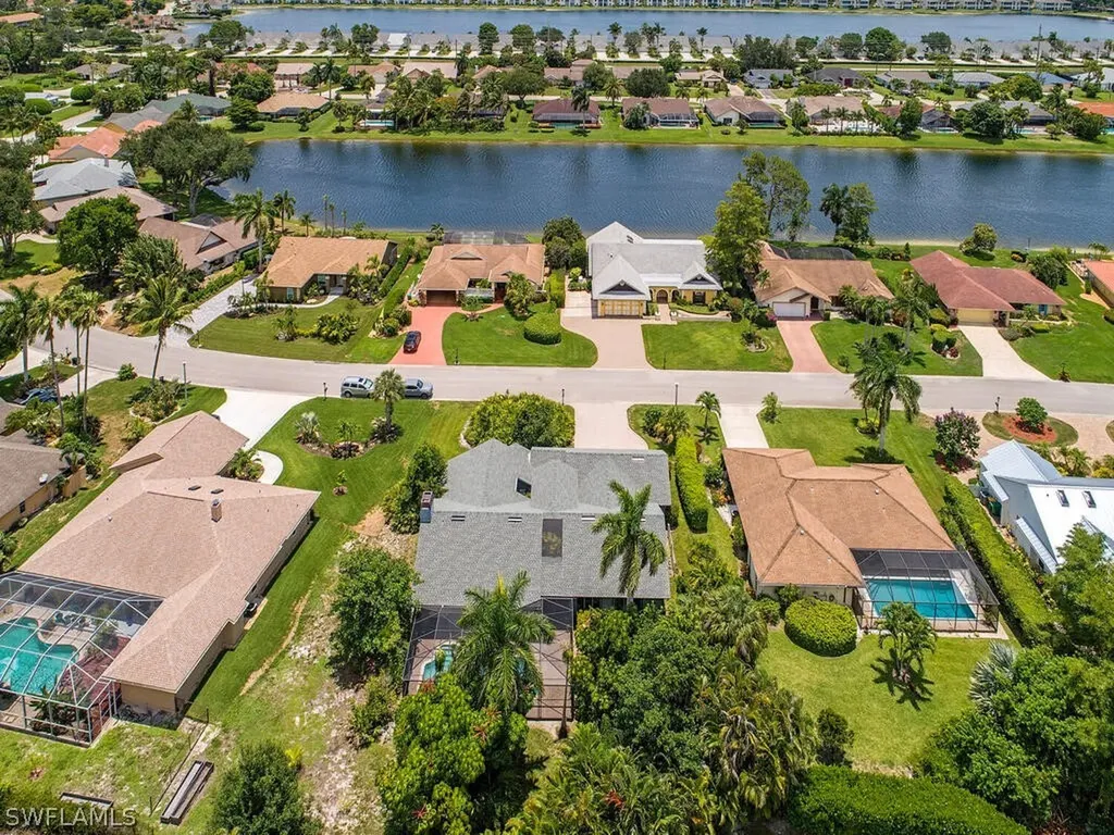 2273 Queens Way Naples FL 34112