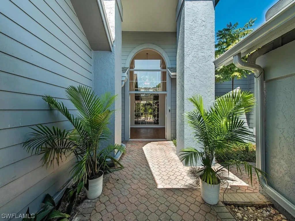 2273 Queens Way Naples FL 34112
