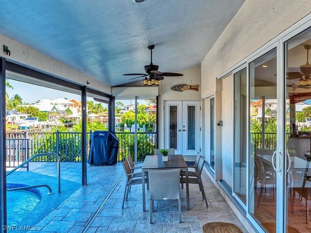 359 Conners Avenue Naples FL 34108