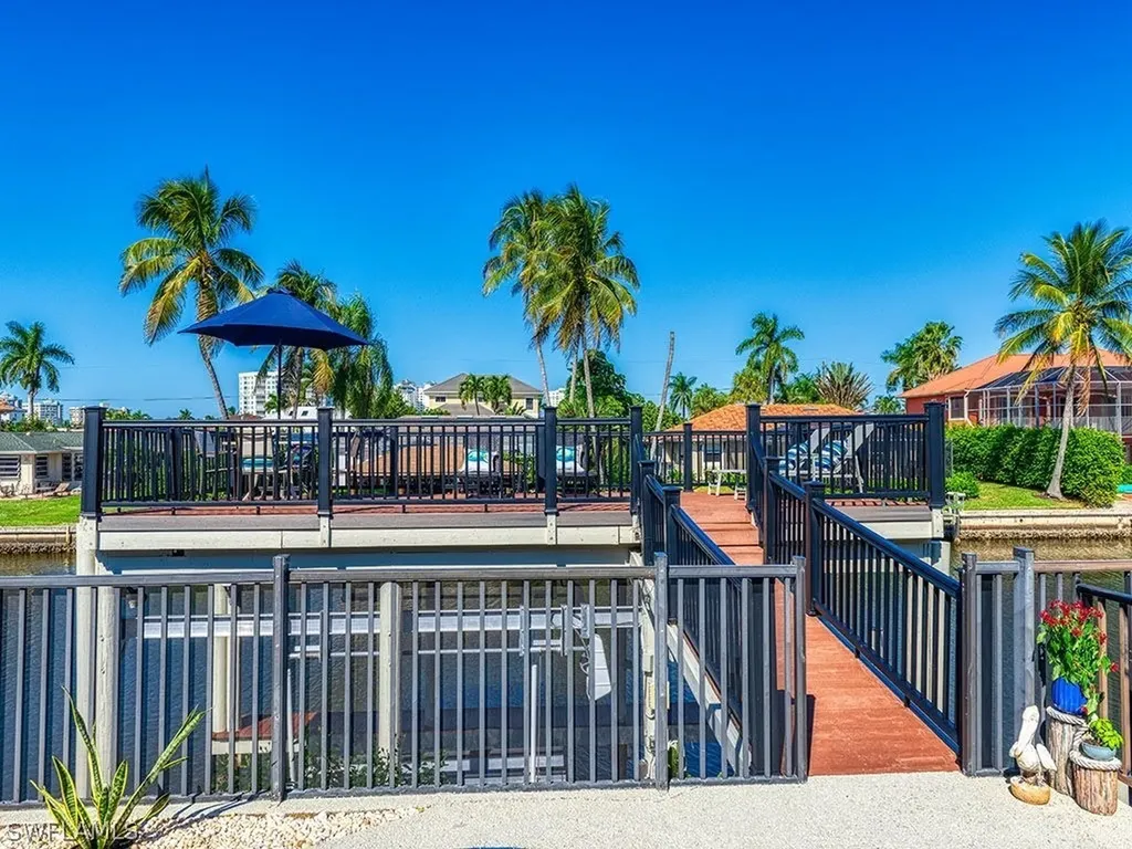 359 Conners Avenue Naples FL 34108