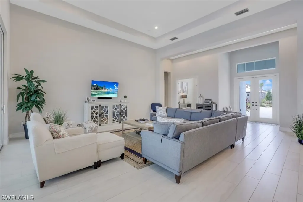 6233 Union Island Way Naples FL 34113