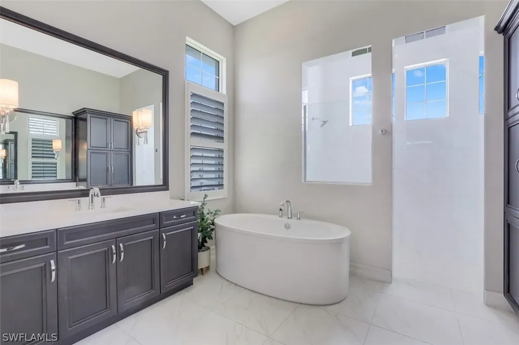 6233 Union Island Way Naples FL 34113