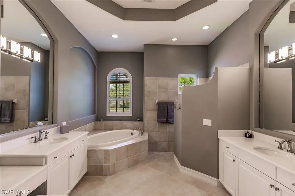 8898 Shenendoah Circle Naples FL 34113