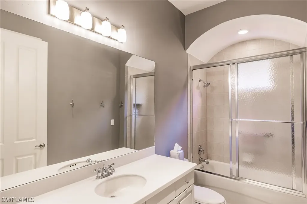 8898 Shenendoah Circle Naples FL 34113