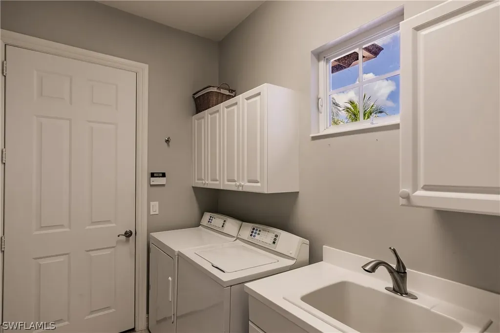 8898 Shenendoah Circle Naples FL 34113