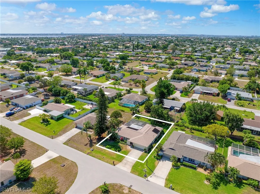 1318 SE 34th Terrace Cape Coral FL 33904