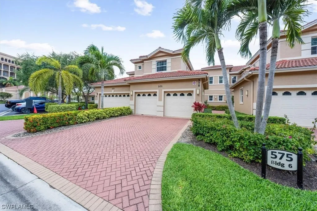 575 El Camino Real Naples FL 34119
