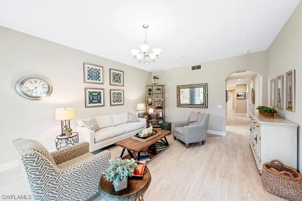 575 El Camino Real Naples FL 34119