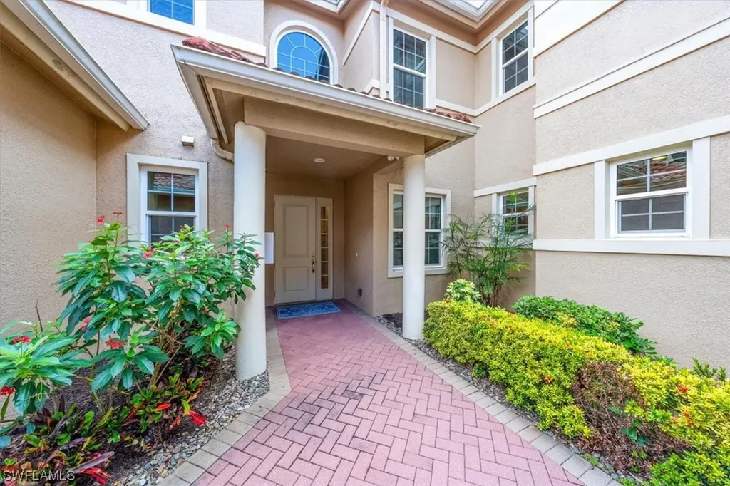 575 El Camino Real Naples FL 34119