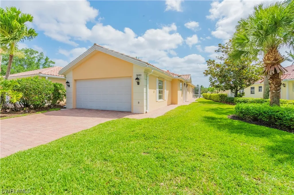 3680 Yakobi Lane Naples FL 34119