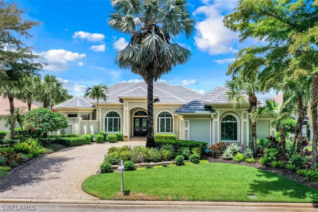 Estero FL, 22270 Banyan Hideaway Drive