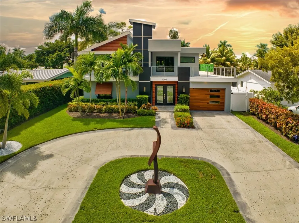 1200 Diana Avenue Naples FL 34103