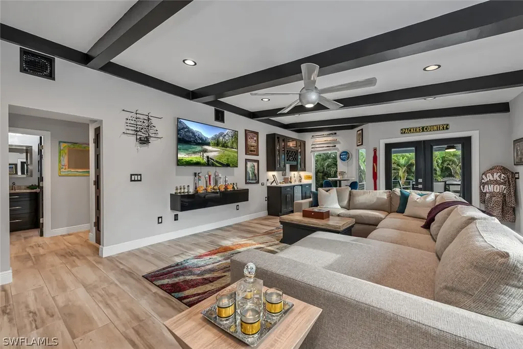 1200 Diana Avenue Naples FL 34103