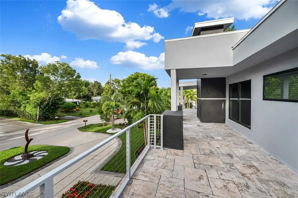 1200 Diana Avenue Naples FL 34103