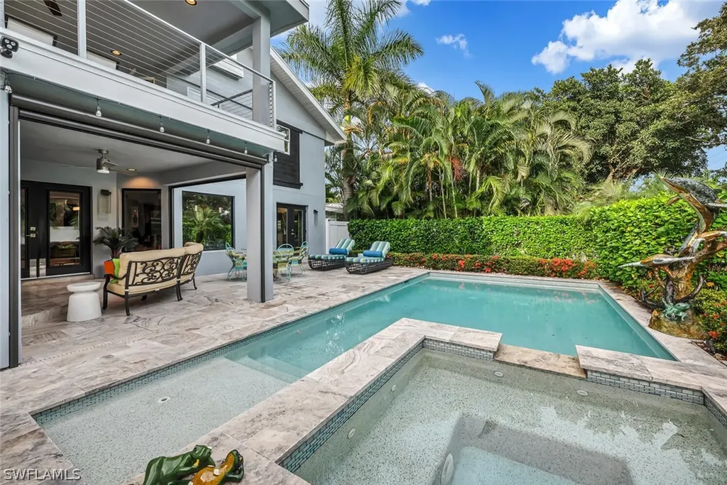1200 Diana Avenue Naples FL 34103