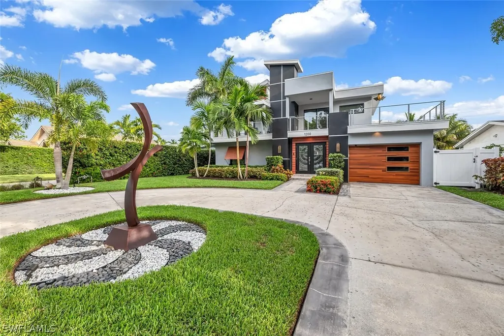 1200 Diana Avenue Naples FL 34103