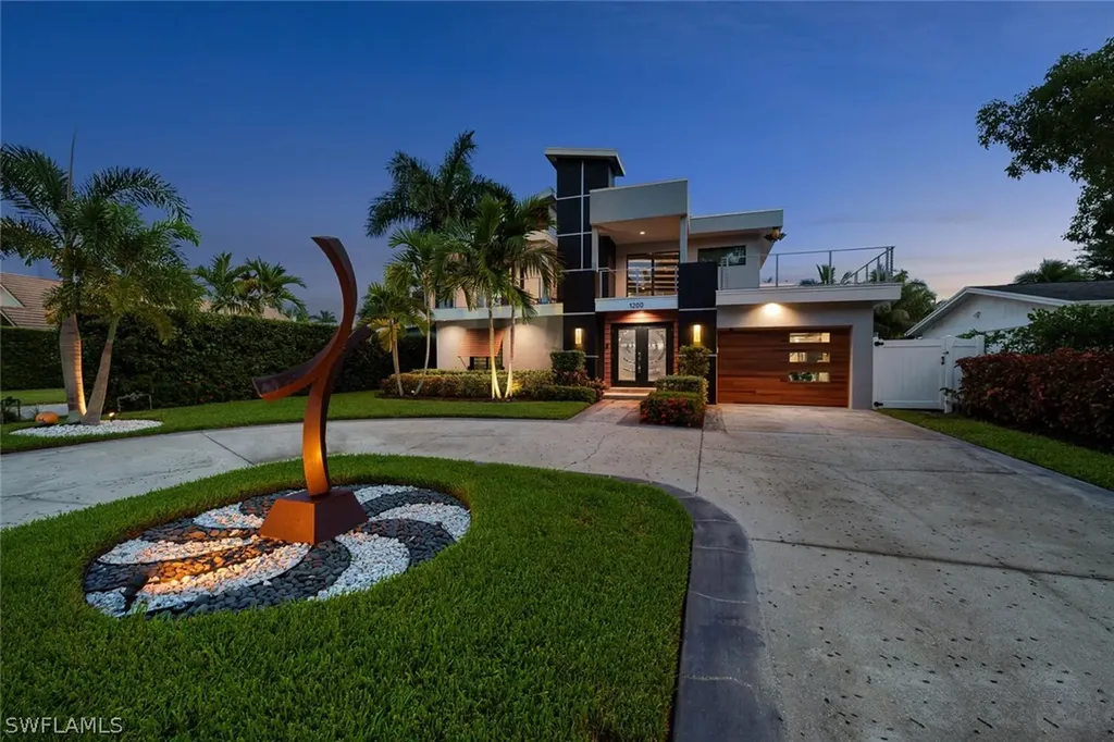 1200 Diana Avenue Naples FL 34103