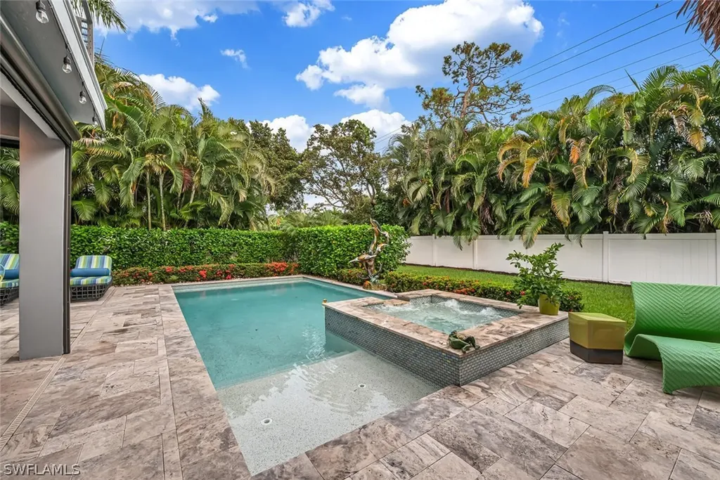 1200 Diana Avenue Naples FL 34103