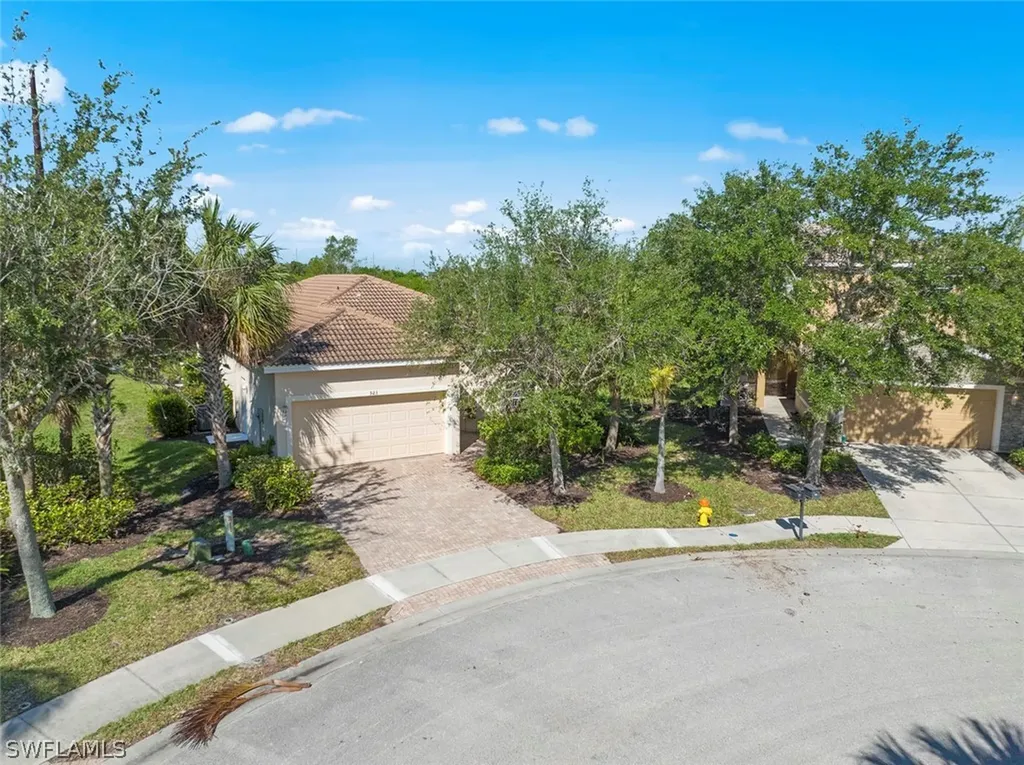 923 Golden Pond Court Cape Coral FL 33909