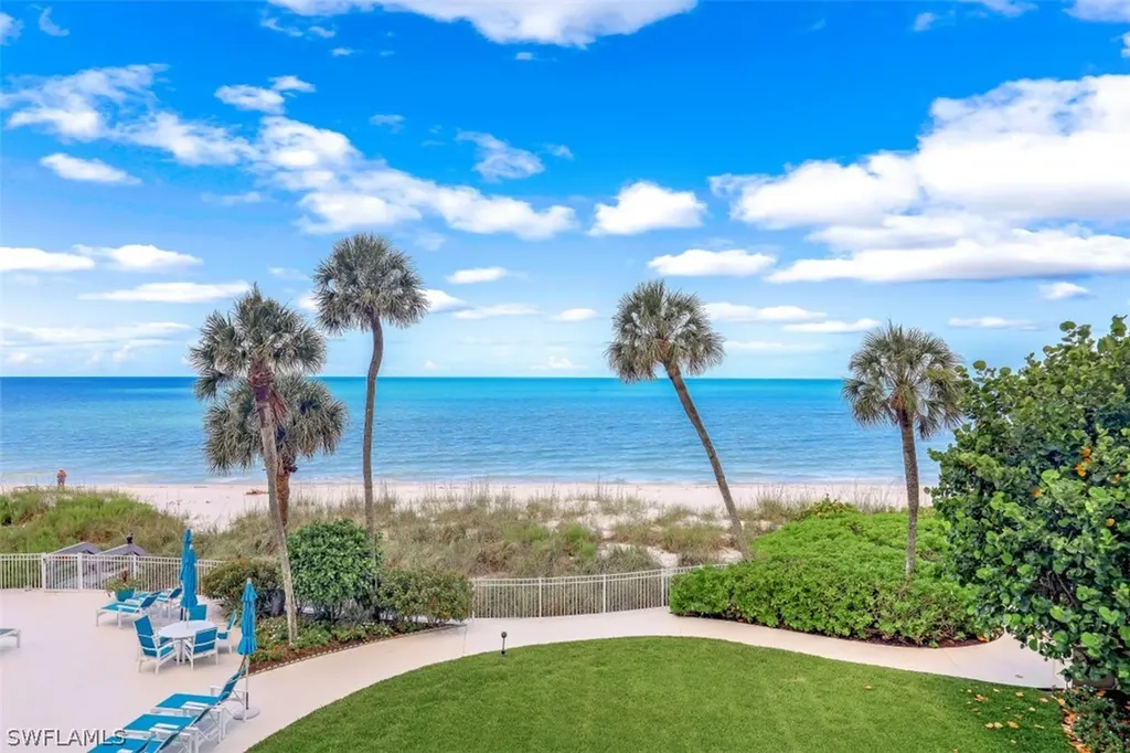 Naples FL, 2885 Gulf Shore Boulevard N, Unit 201