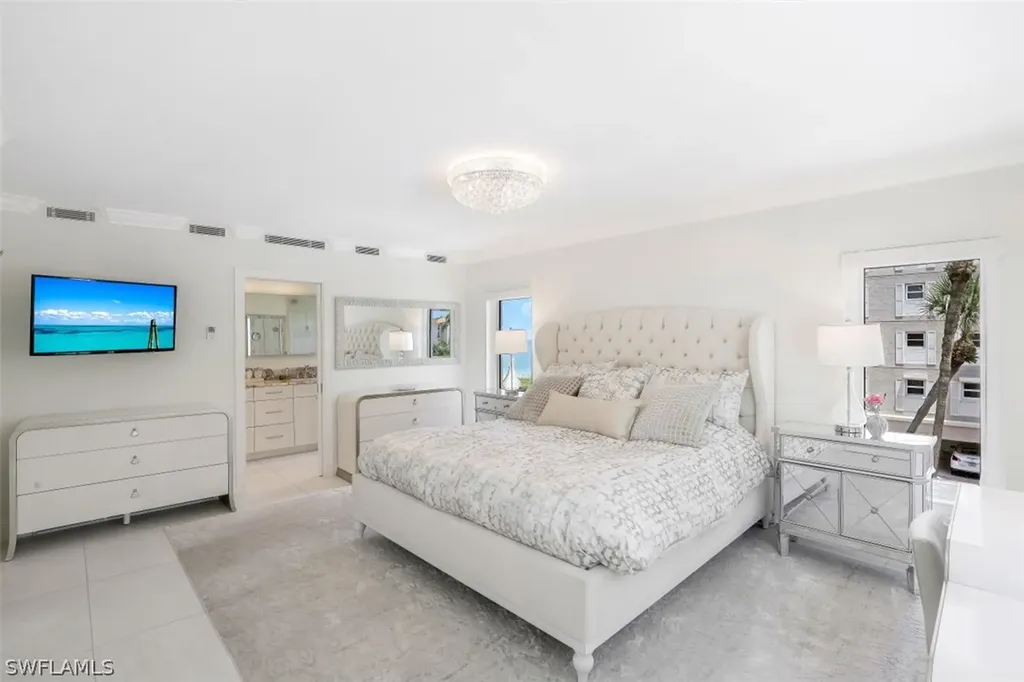 2885 Gulf Shore Boulevard N Naples FL 34103