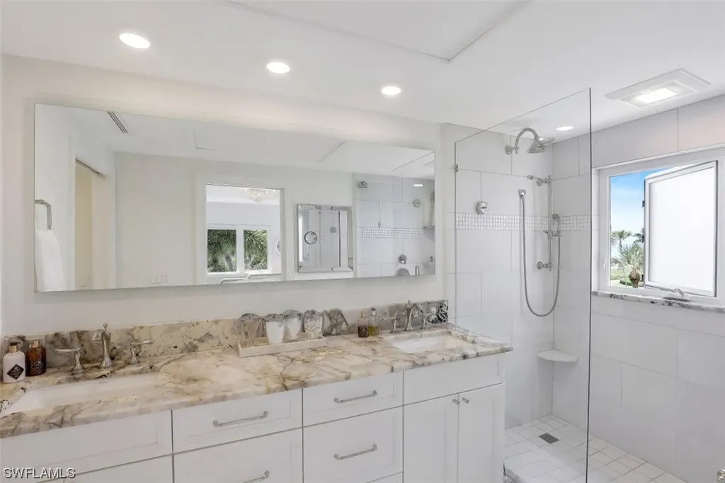 2885 Gulf Shore Boulevard N Naples FL 34103
