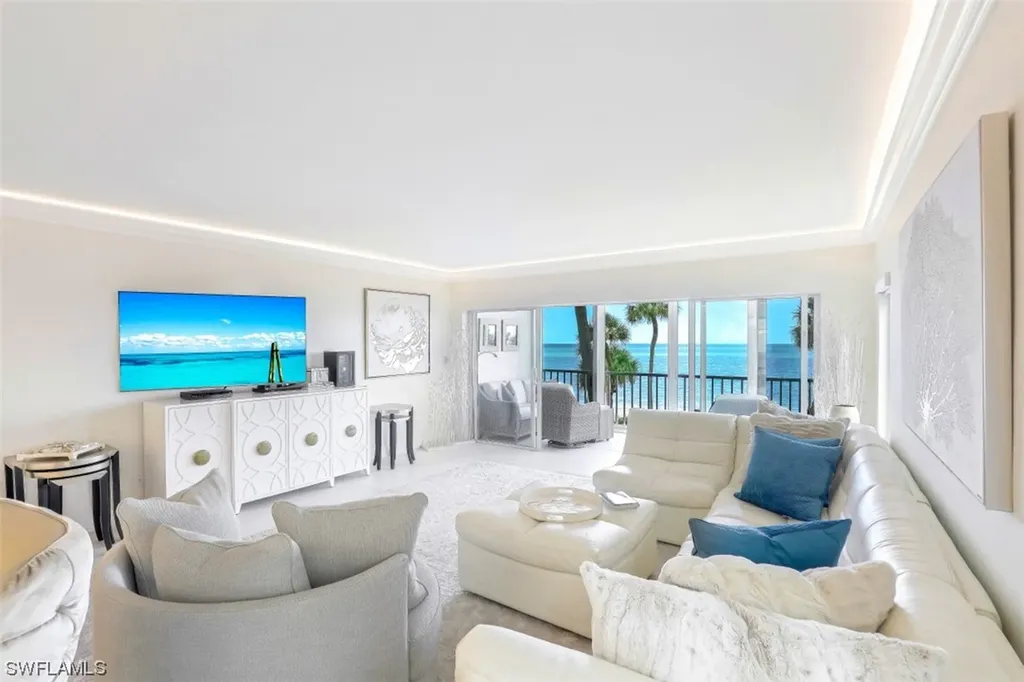 2885 Gulf Shore Boulevard N Naples FL 34103