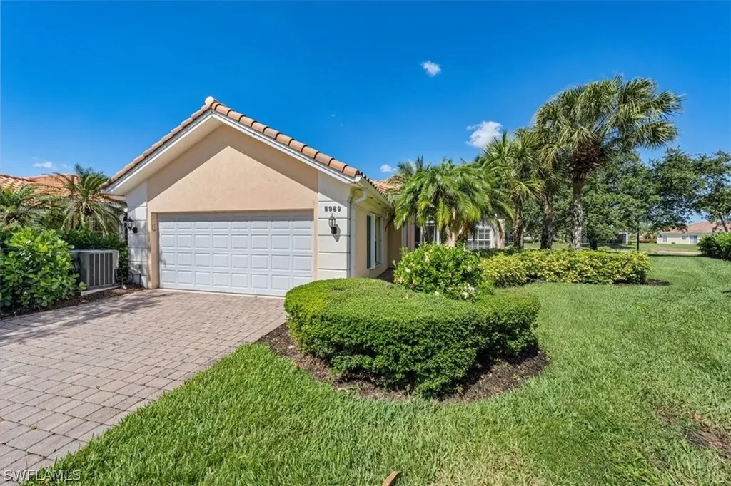 Naples FL, 5989 Bermuda Lane