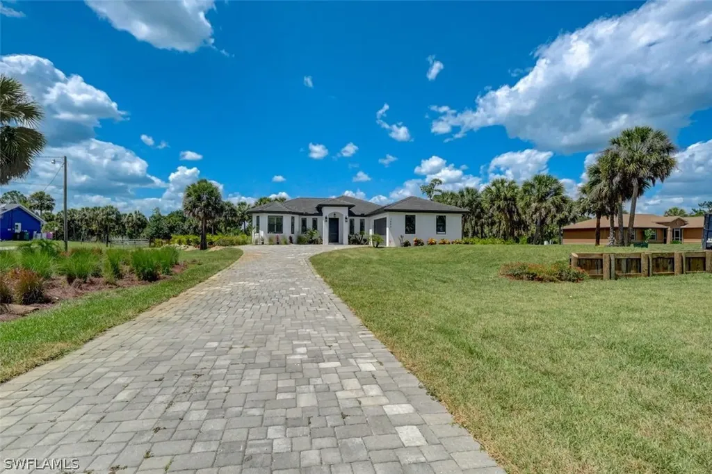 2663 4th Avenue SE Naples FL 34117