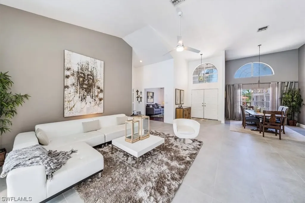 Naples FL, 18 Paddington Court