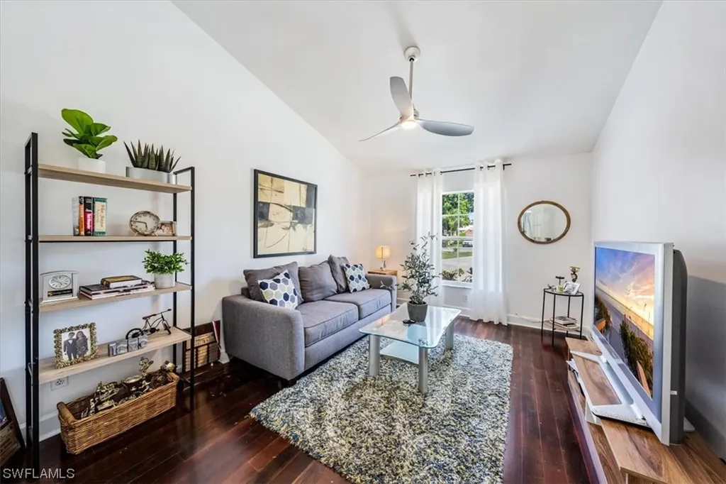 18 Paddington Court Naples FL 34104