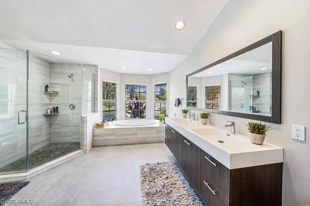 18 Paddington Court Naples FL 34104