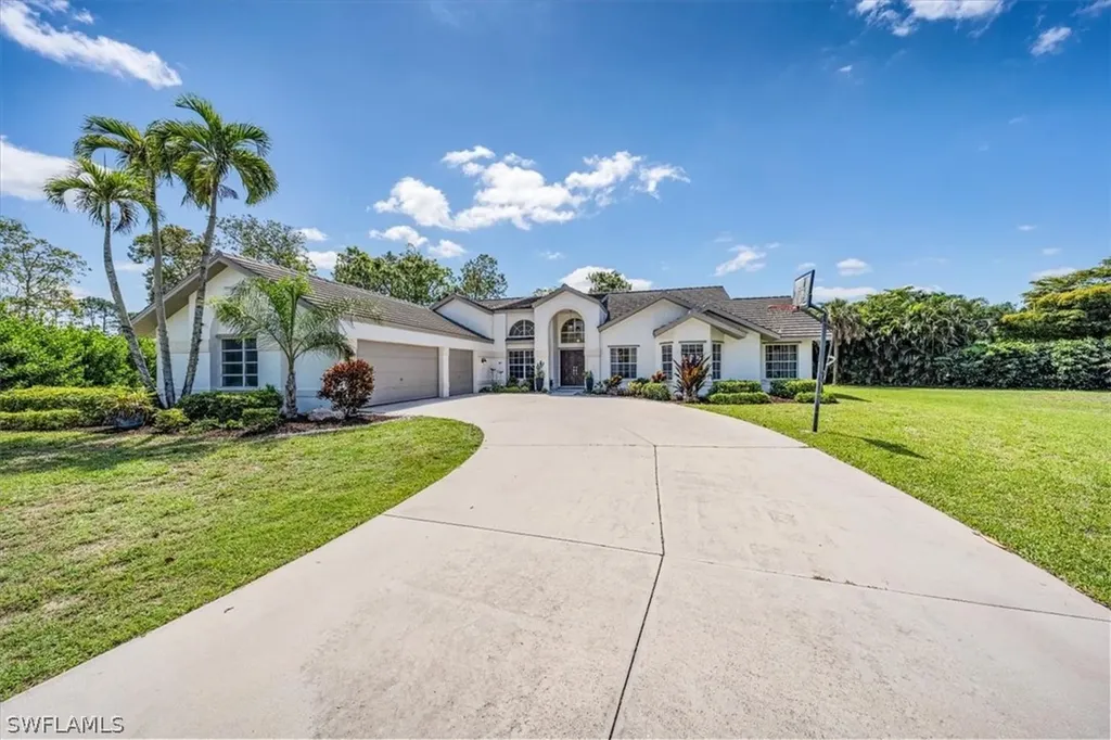 18 Paddington Court Naples FL 34104