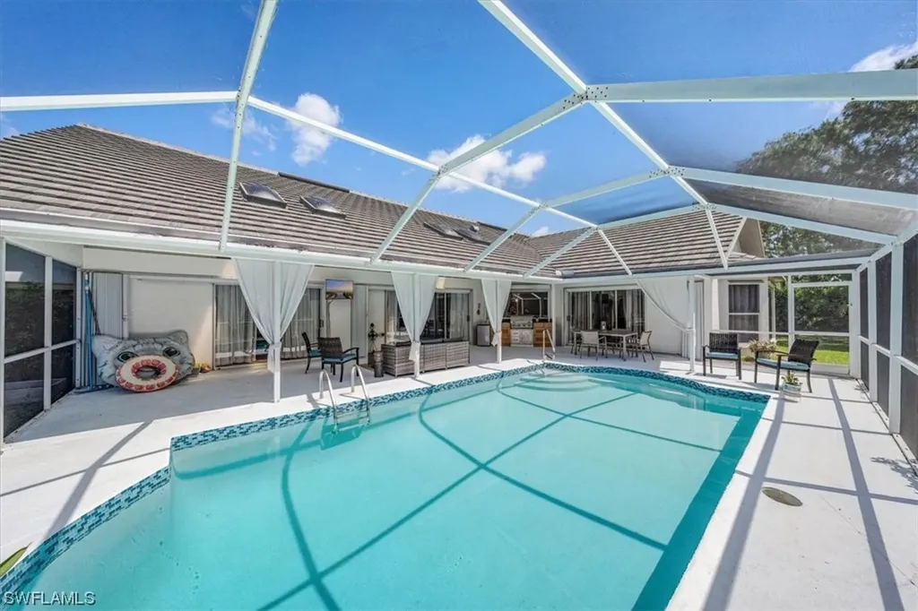 18 Paddington Court Naples FL 34104